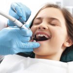 Как вырвать молочный зуб - Стоматология «Линия Улыбки»