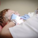 the child is afraid to have his teeth treated, what to do