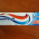 Packaging and tube of Aquafresh refreshing mint toothpaste